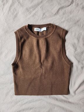 Zara Sleeveless Ribbed Tank Top - Size Medium